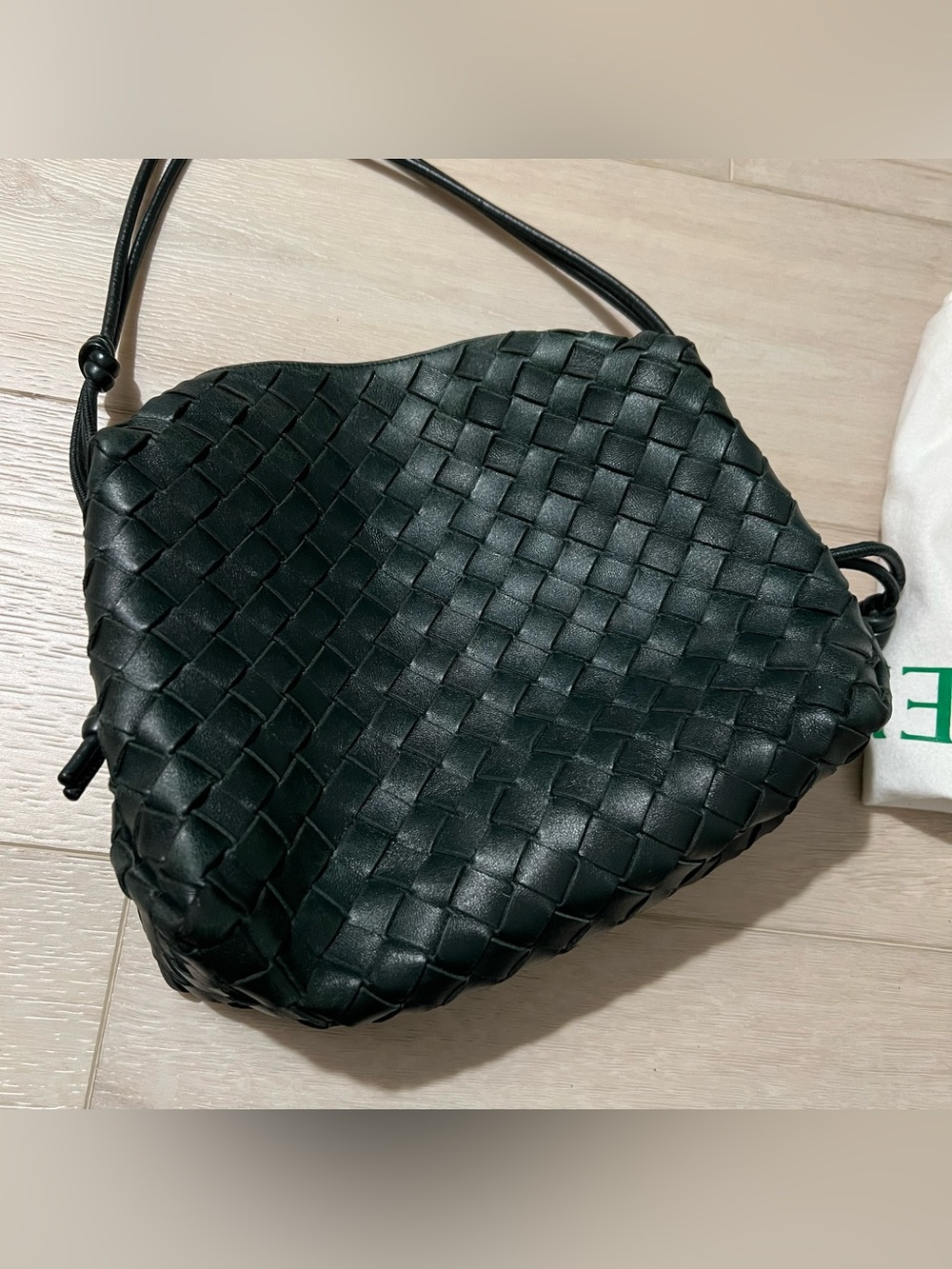 Bottega Veneta MEDIUM Camera Loop Bag in Ink - Picture 3 of 7
